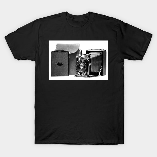 Voigtlander ~ Avus folding plate camera T-Shirt by LaurieMinor